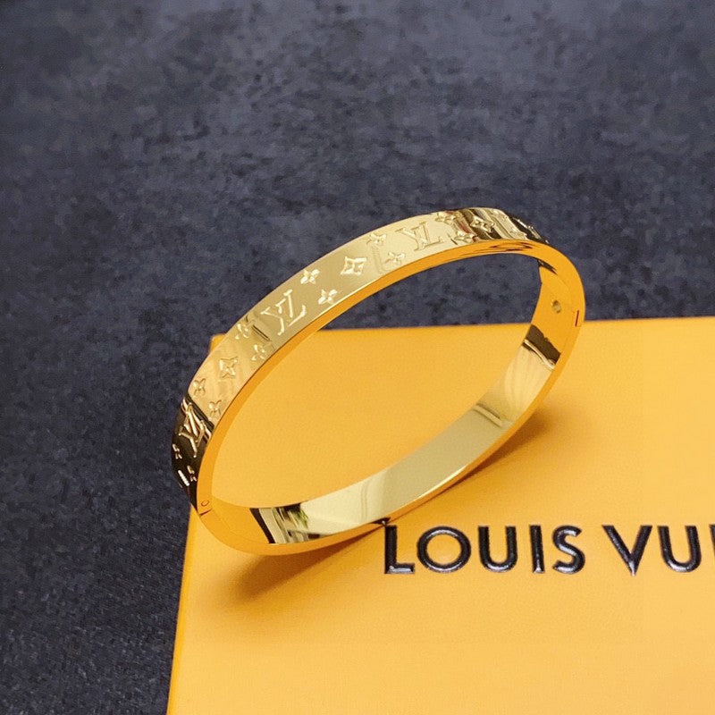 Louis Vuitton Vintage Gold 18K Gold Bracelet product image 1, provided for visual reference and product detail review