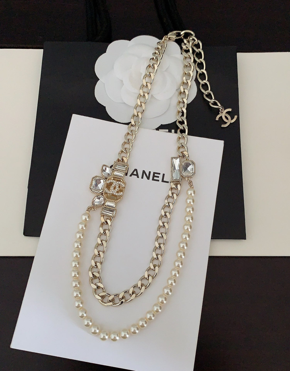 Chanel Pearls Crystals 18K Gold Necklace product image 4, provided for visual reference and product detail review