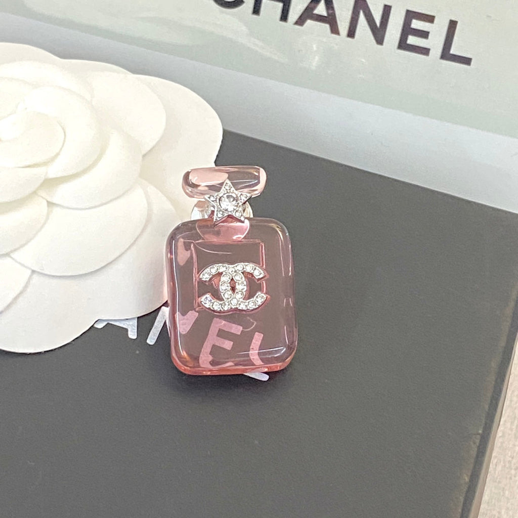 Chanel Perfume Color Bottle 18K Gold Brooch product image 16, provided for visual reference and product detail review