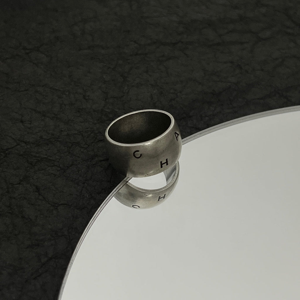 Chanel Vintage 18K Gold Ring product image 8, provided for visual reference and product detail review