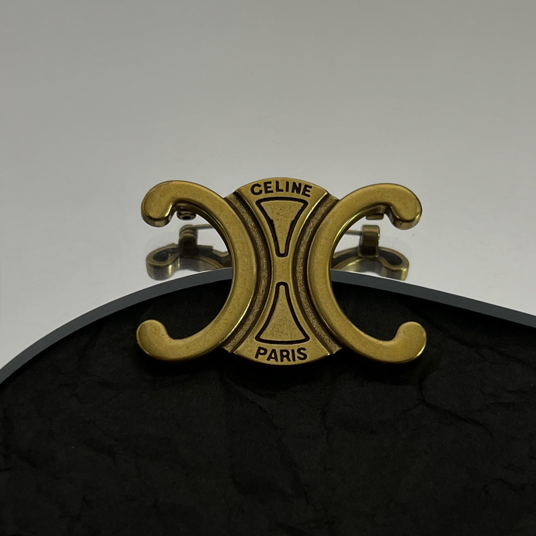 Celine Vintage 18K Gold Brooch product image 1, provided for visual reference and product detail review