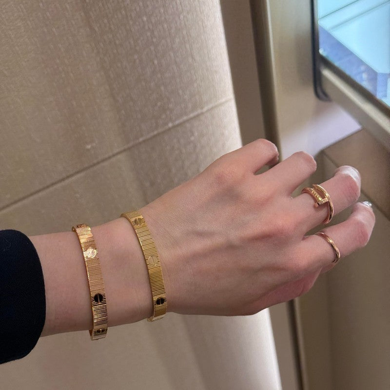 Love Unlimited 18K Gold Bracelet product image 9, provided for visual reference and product detail review