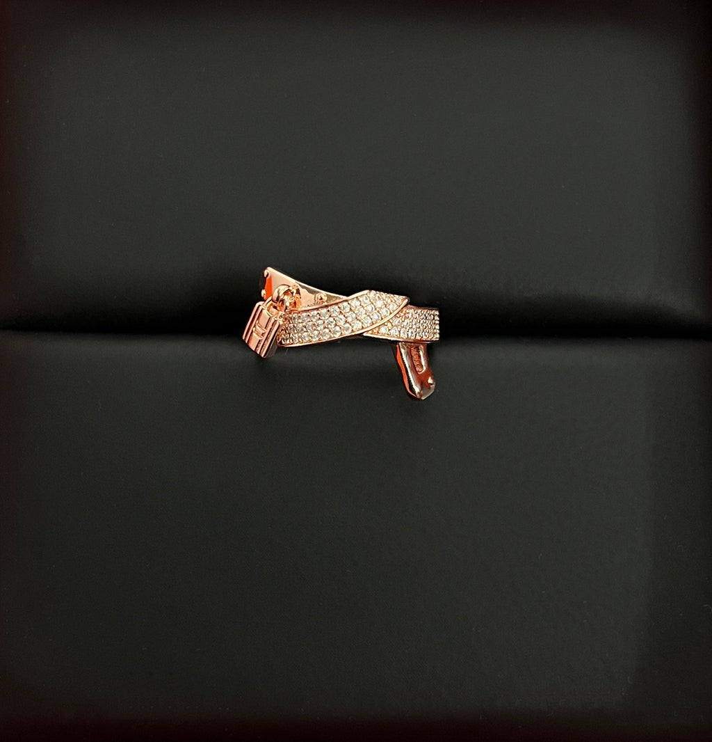 Hermes Kelly Gavroche Diamonds 18K Gold Ring product image 2, provided for visual reference and product detail review