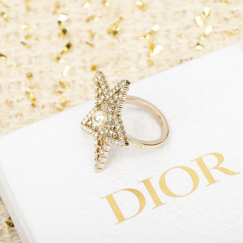 Dior Star Diamond 18K Gold Brooch product image 5, provided for visual reference and product detail review
