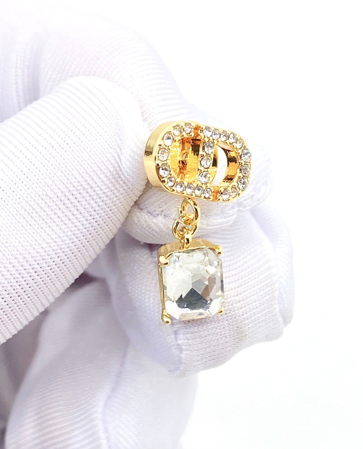 Dior Star Crystals 18K Gold Earrings product image 3, provided for visual reference and product detail review