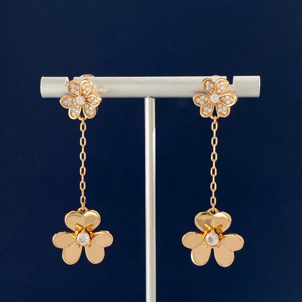 Frivole Pendant 18K Gold Earrings product image 4, provided for visual reference and product detail review