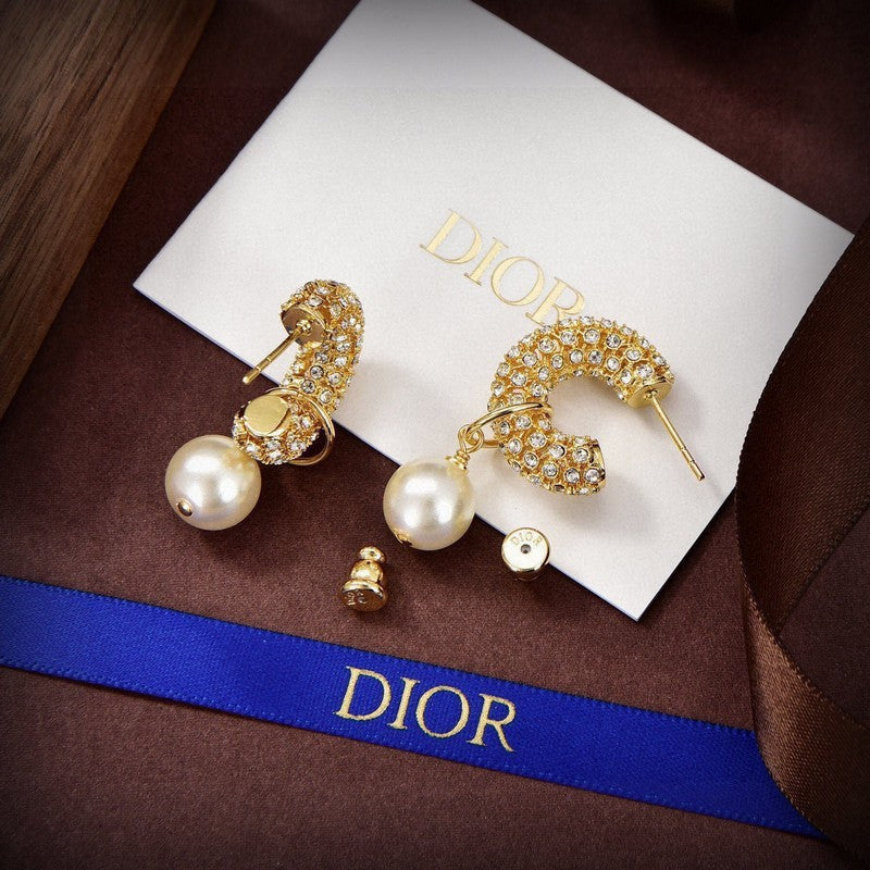 Dior Tribales Pave Diamond 18K Gold Earrings product image 5, provided for visual reference and product detail review