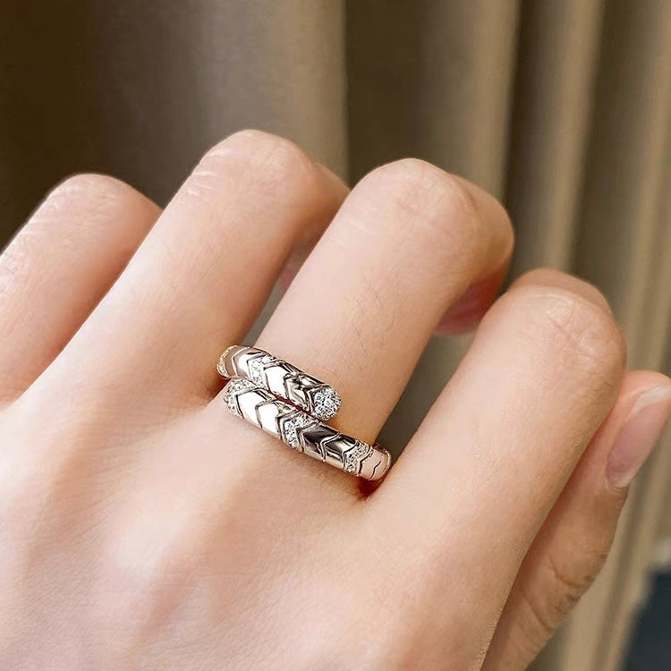 Bvlgari Serpenti Viper Pave Diamond 18K Gold Ring product image 3, provided for visual reference and product detail review