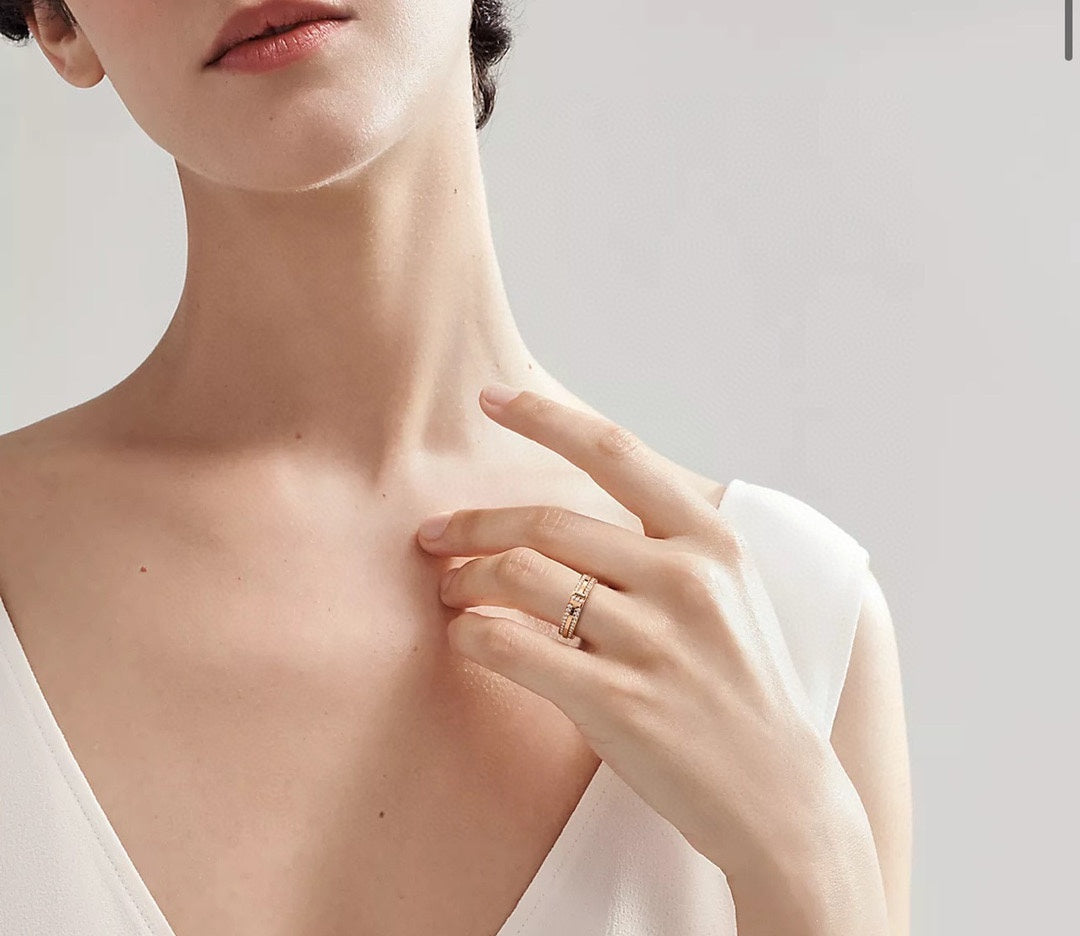 Tiffany Narrow Pave Diamond 18K Gold Ring product image 3, provided for visual reference and product detail review