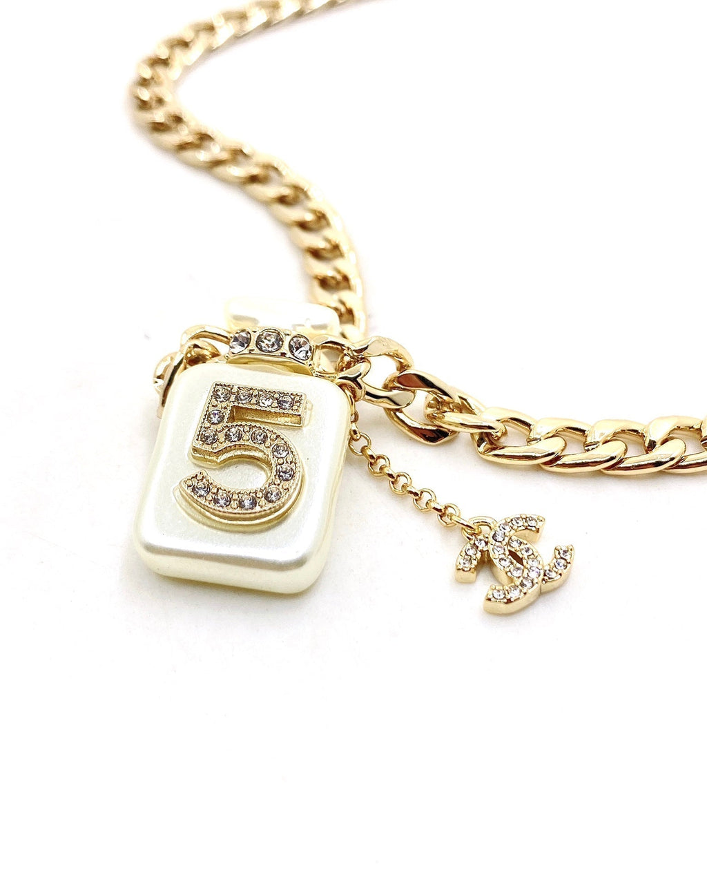 Chanel No.5 Perfume Pendant Chain 18K Gold Necklace product image 4, provided for visual reference and product detail review