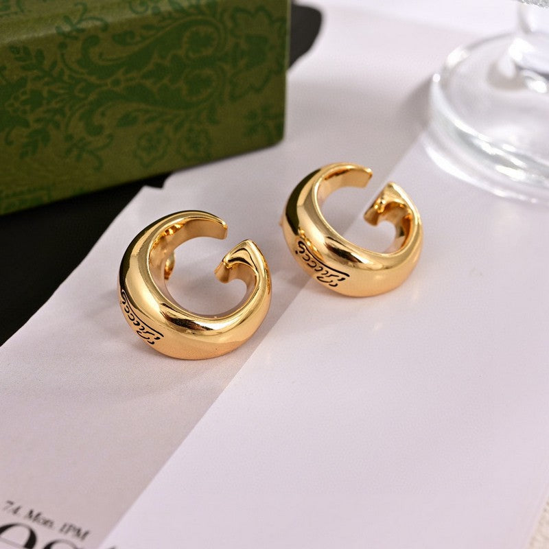 Gucci Double GucciLogo 18K Gold Earrings product image 4, provided for visual reference and product detail review