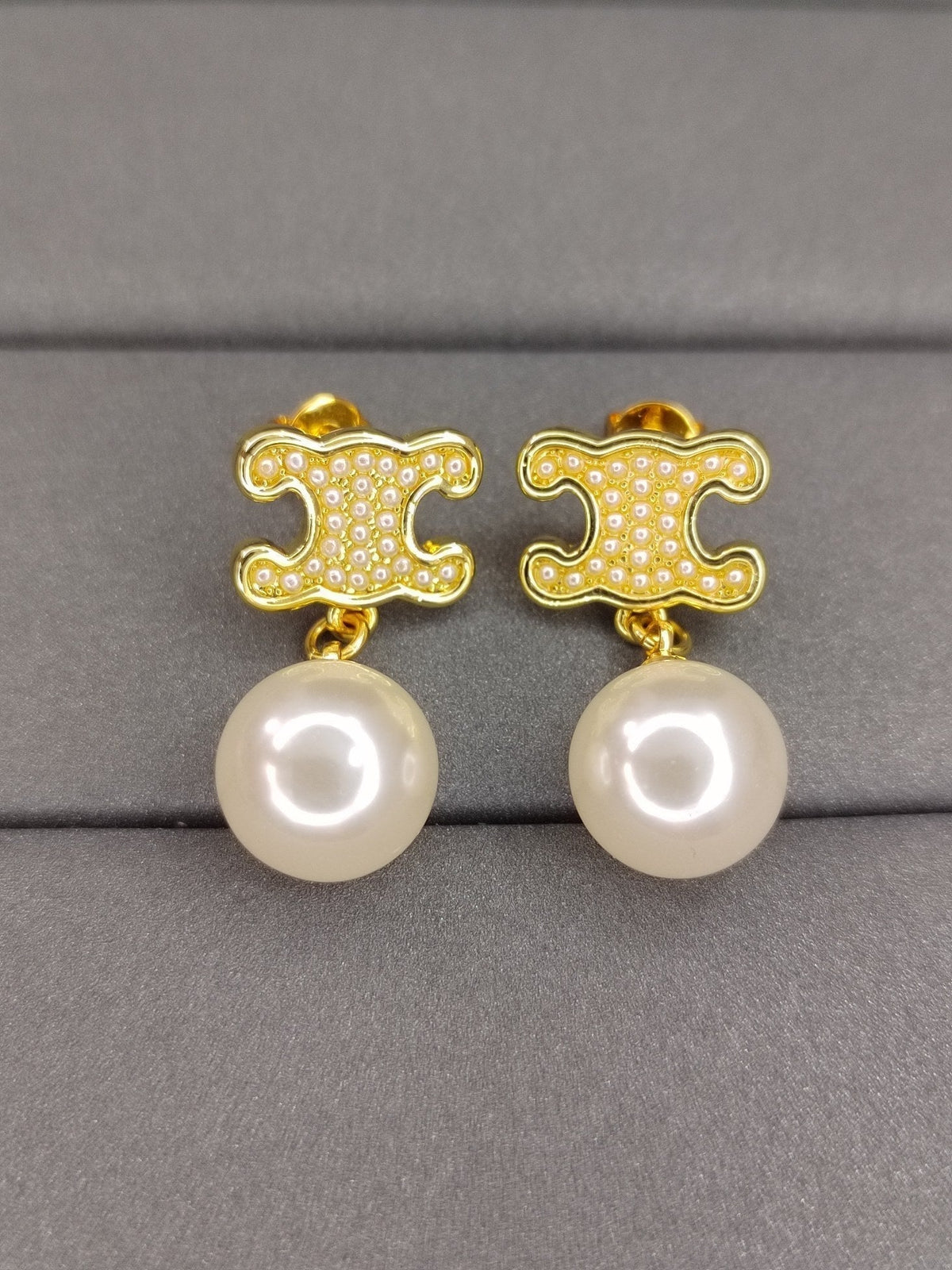 Celine Pearls 18K Gold Earrings product image 4, provided for visual reference and product detail review