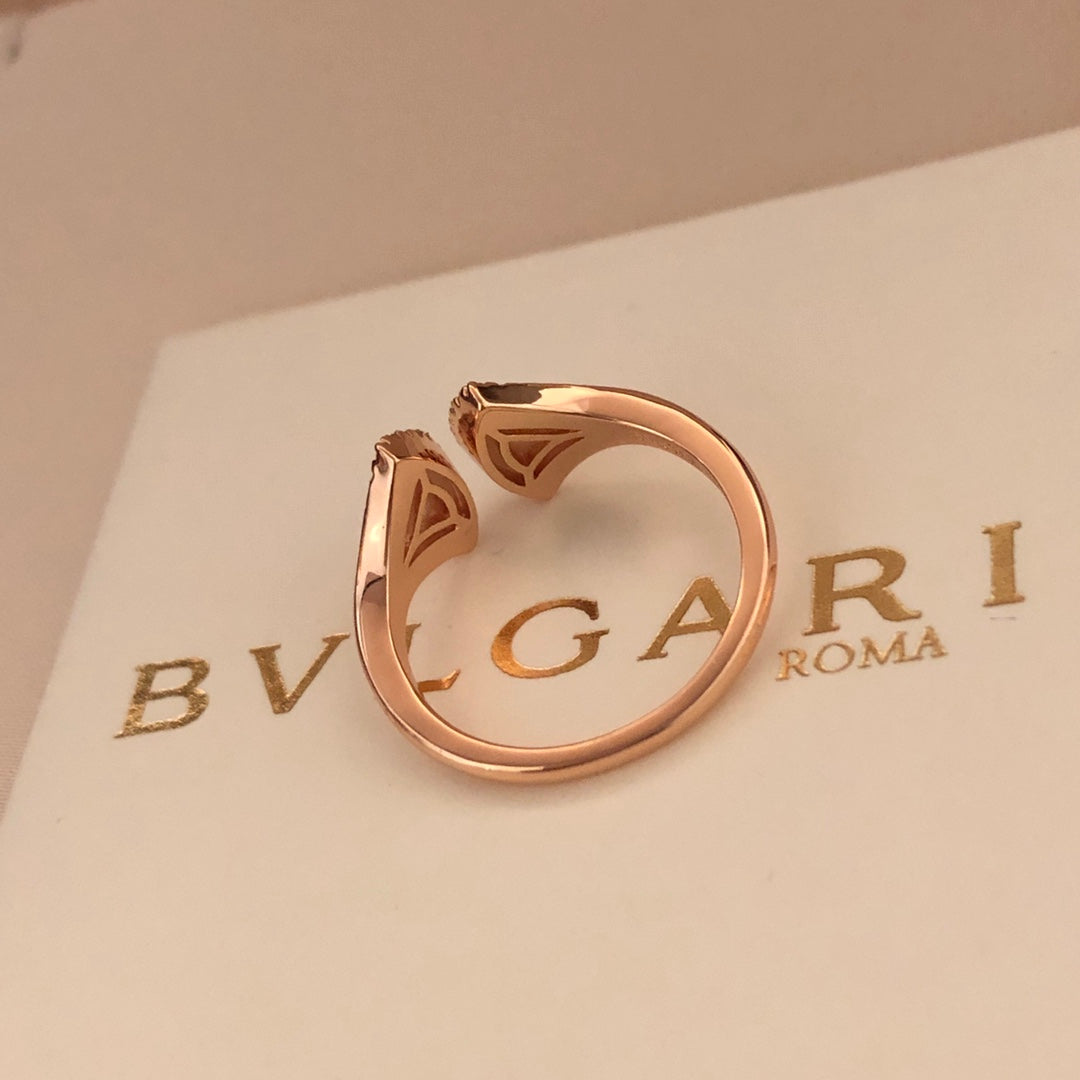 Bvlgari BVLGARI Dream Pearl 18K Gold Ring product image 10, provided for visual reference and product detail review