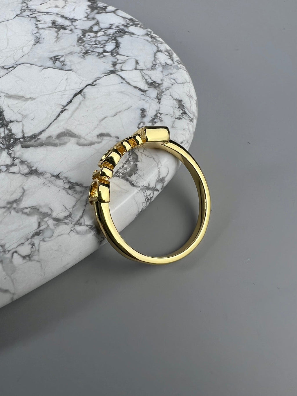 Dior Revolution 18K Gold Ring product image 2, provided for visual reference and product detail review