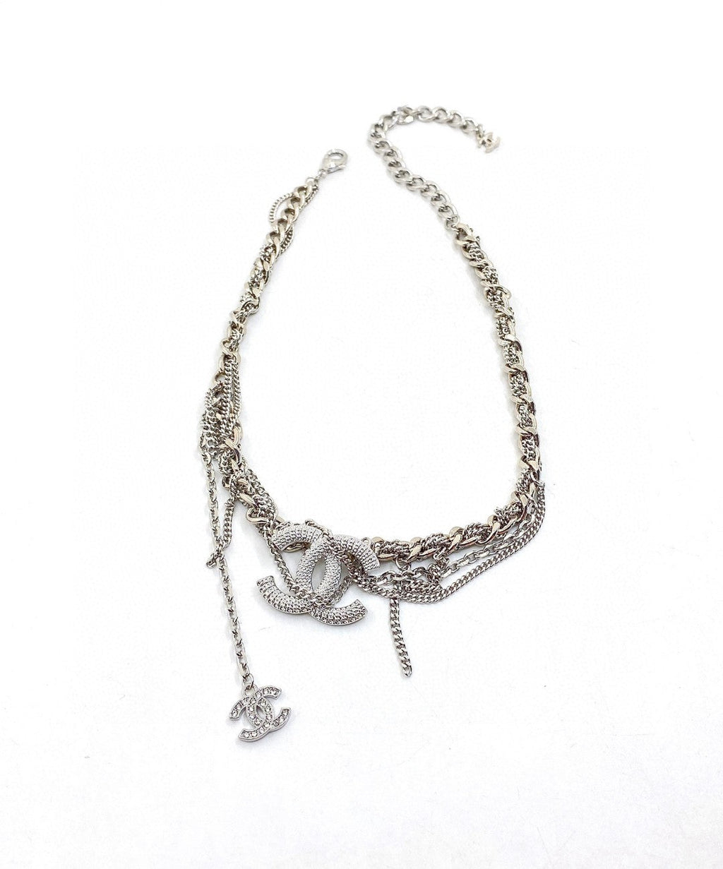 Chanel Chain Diamond 18K Gold Necklace product image 4, provided for visual reference and product detail review