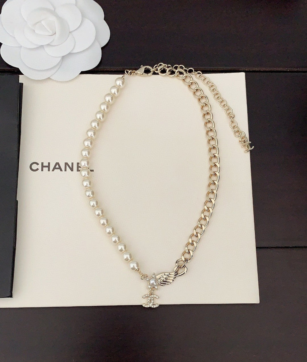 Chanel Pearl Chain Choker 18K Gold Necklace product image 4, provided for visual reference and product detail review