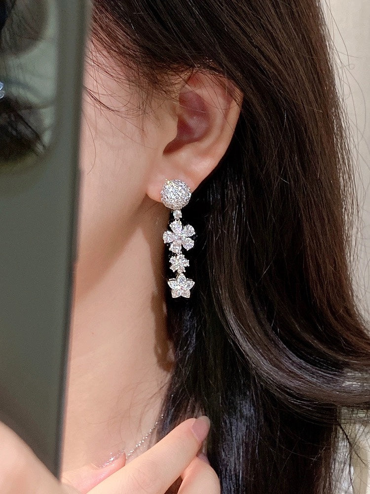 Folie Des Pr ̈¦s 18K Gold Earrings product image 5, provided for visual reference and product detail review