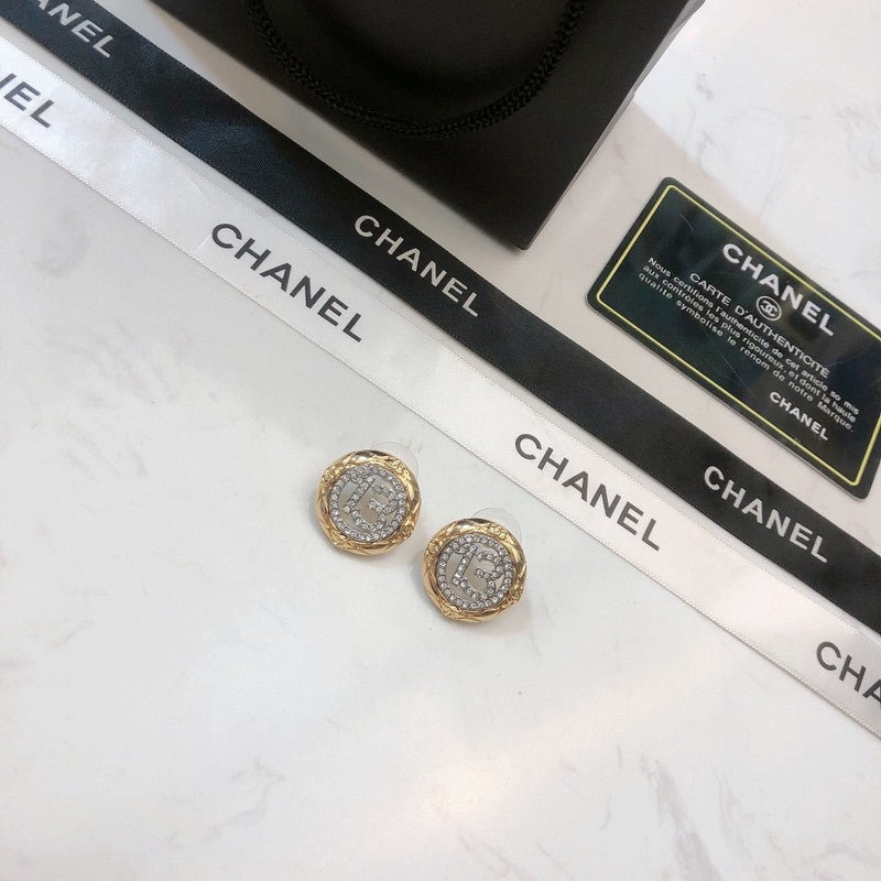 Chanel No.13 Diamond 18K Gold Earrings product image 4, provided for visual reference and product detail review