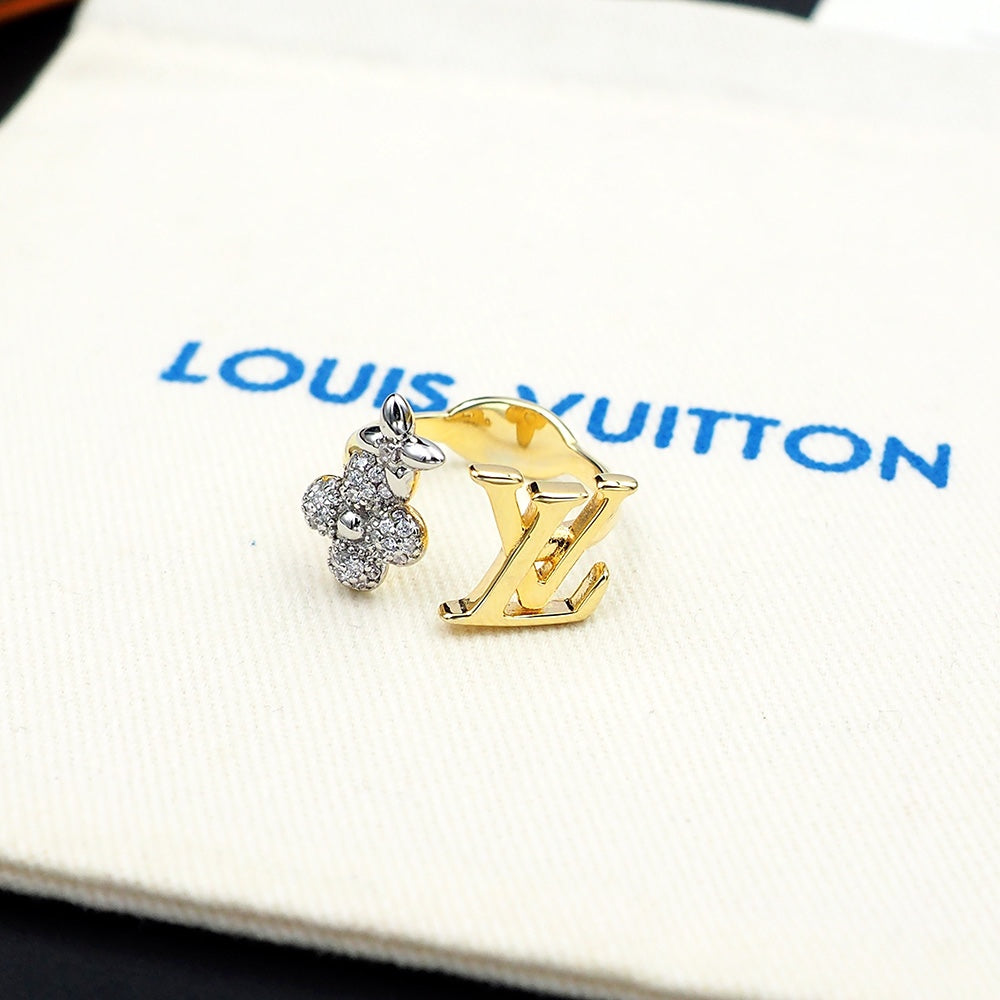 Louis Vuitton Gram 18K Gold Ring product image 2, provided for visual reference and product detail review