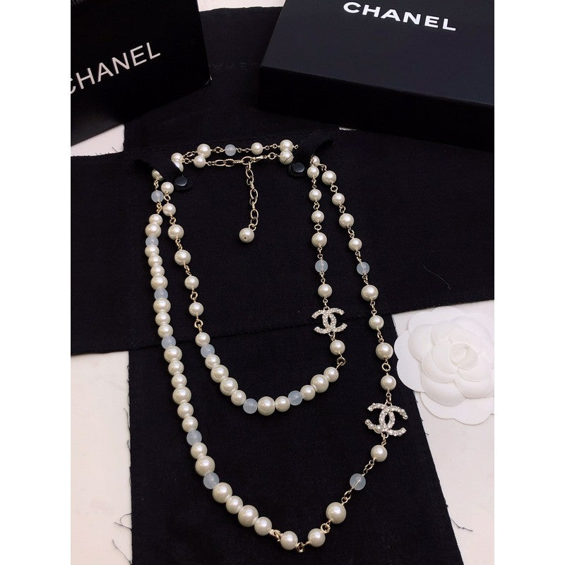 Chanel Long Pearl 18K Gold Necklace product image 5, provided for visual reference and product detail review