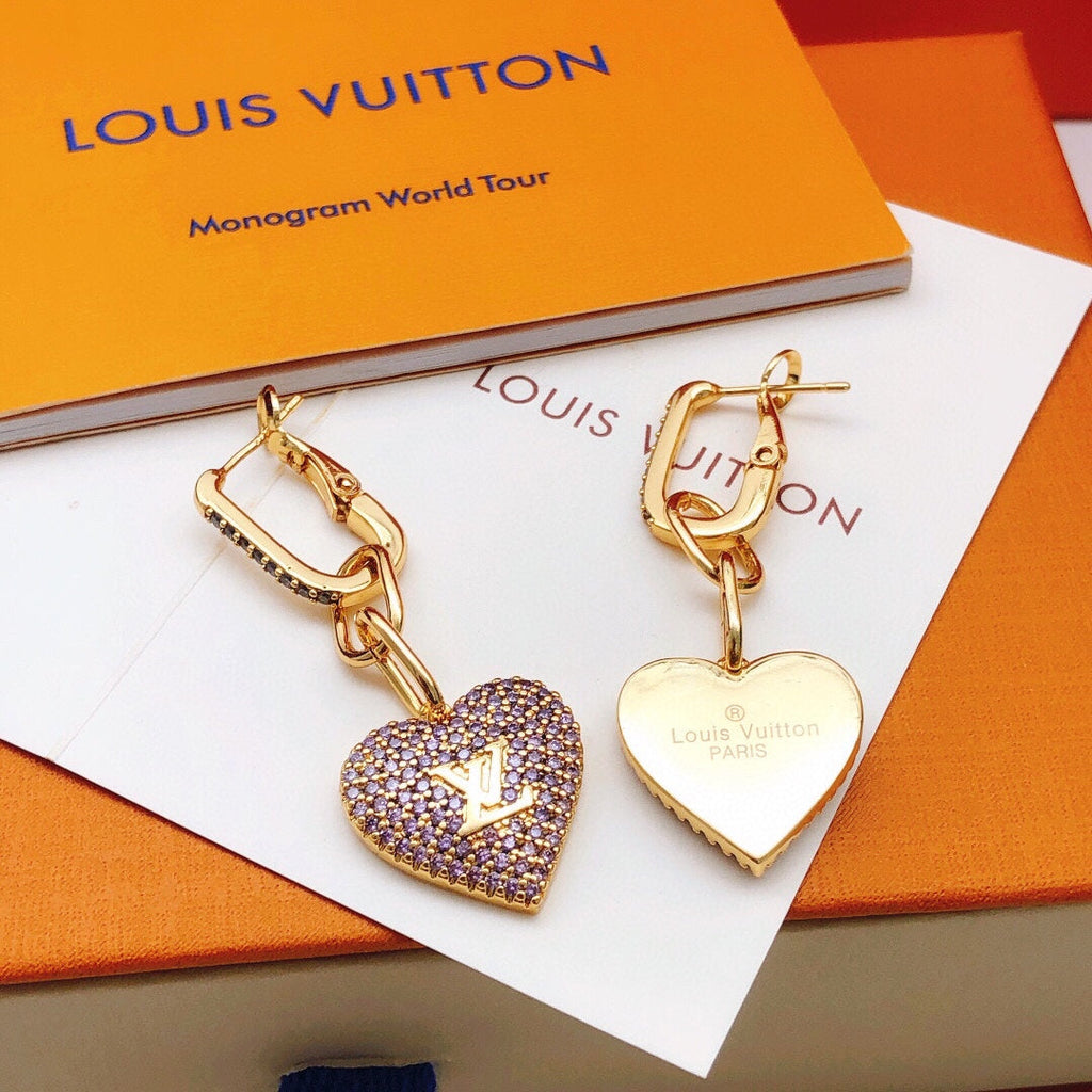 Louis Vuitton Heart Diamond 18K Gold Earrings product image 4, provided for visual reference and product detail review