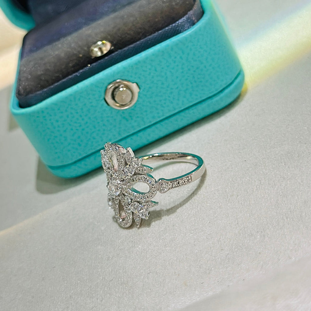Tiffany Vinatge Flower 18K Gold Ring product image 4, provided for visual reference and product detail review