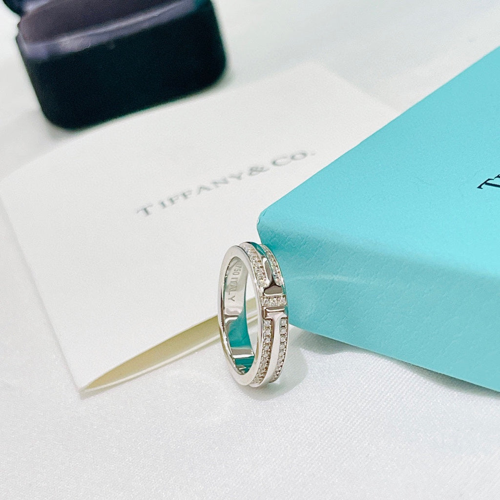 Tiffany Narrow Pave Diamond 18K Gold Ring product image 7, provided for visual reference and product detail review