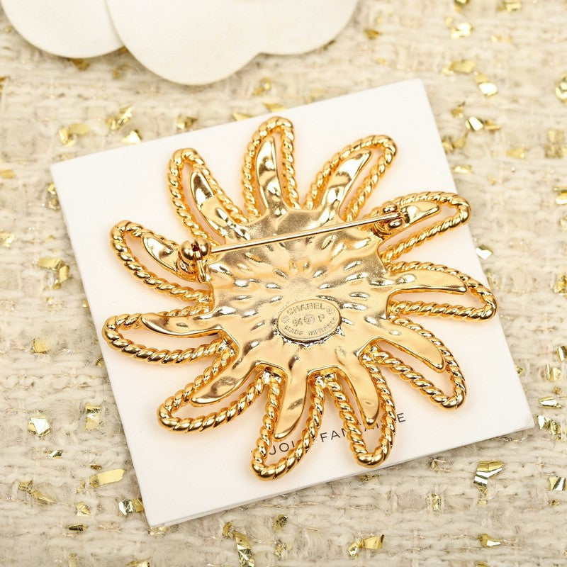 Chanel Sunflower 18K Gold Brooch product image 7, provided for visual reference and product detail review