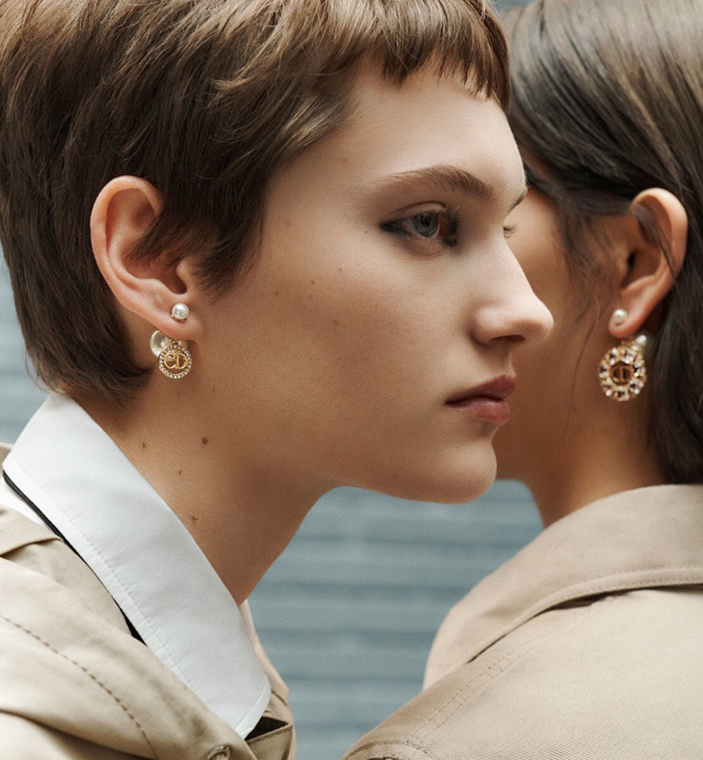 Dior Tribales Pearl 18K Gold Earrings product image 5, provided for visual reference and product detail review