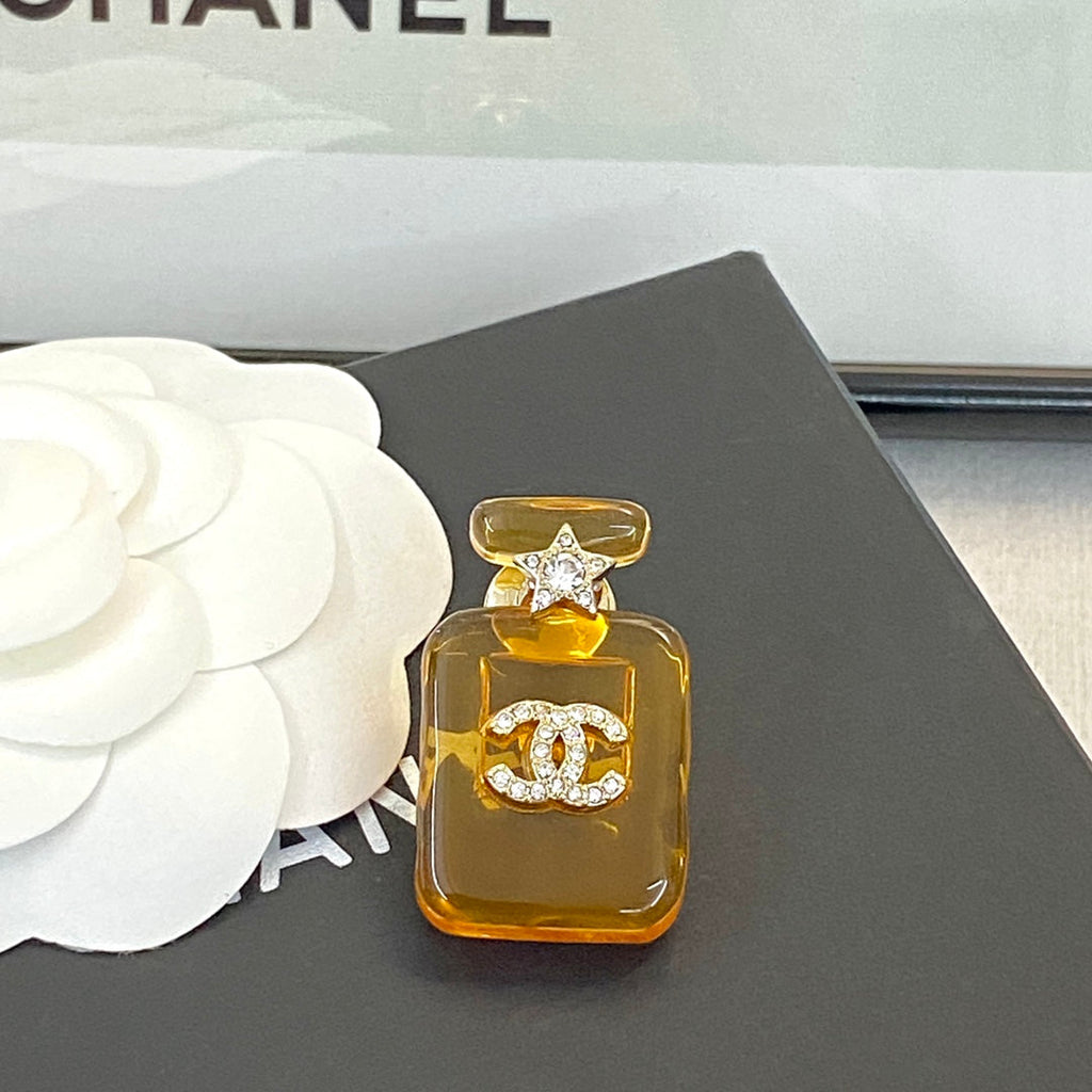 Chanel Perfume Color Bottle 18K Gold Brooch product image 9, provided for visual reference and product detail review