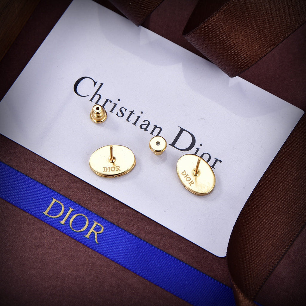 Dior Forever 18K Gold Earrings product image 3, provided for visual reference and product detail review