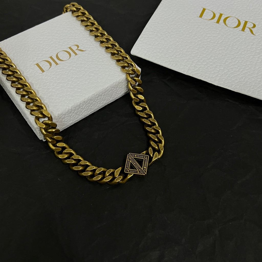 Dior Diamond Chain 18K Gold Necklace product image 11, provided for visual reference and product detail review