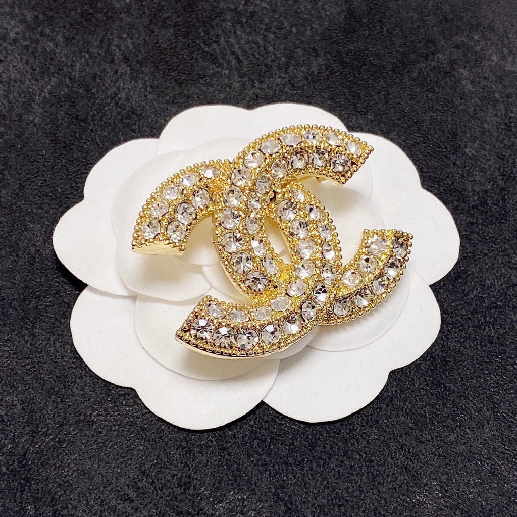 Chanel Diamonds 18K Gold Brooch product image 7, provided for visual reference and product detail review