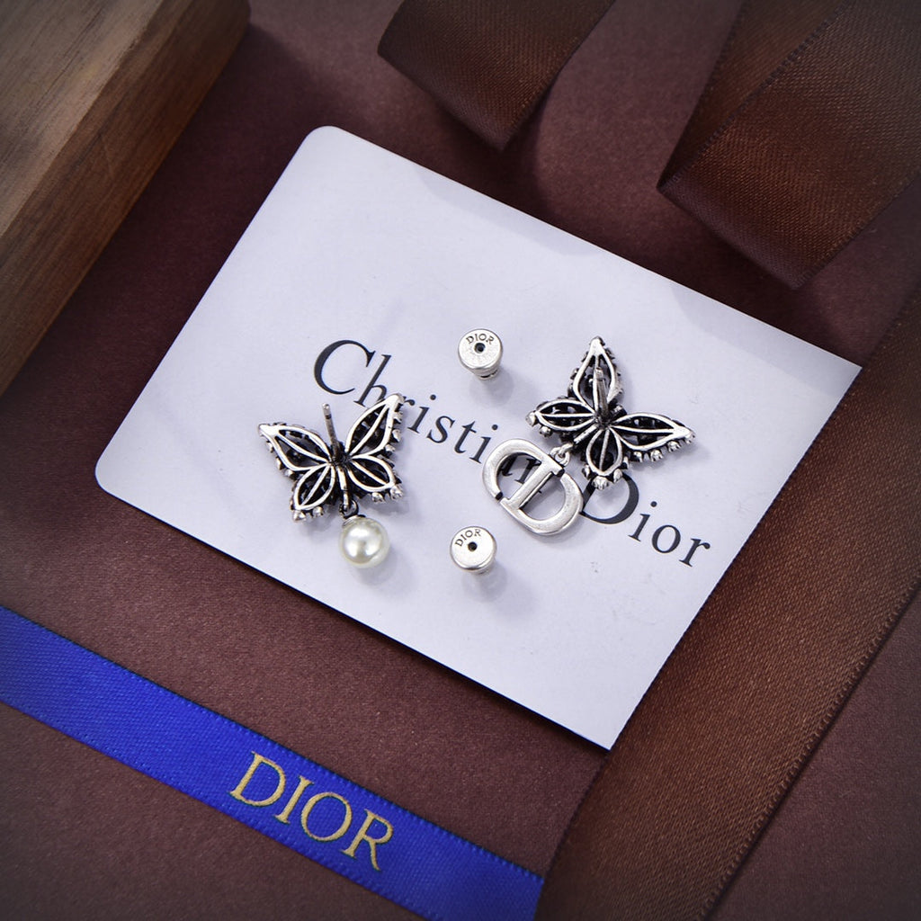 Dior Papillon De Nuit 18K Gold Earrings product image 6, provided for visual reference and product detail review