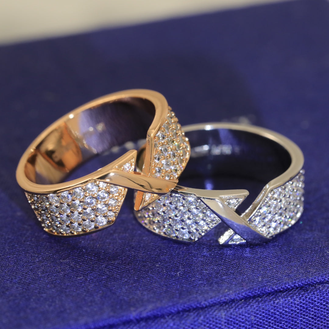 Liens Diamond 18K Gold Ring product image 3, provided for visual reference and product detail review