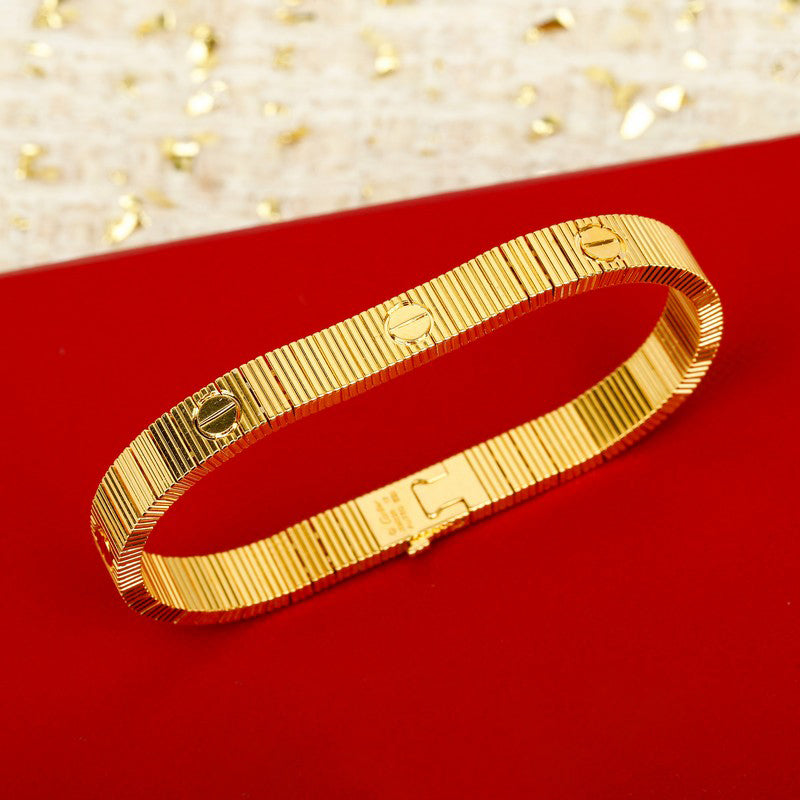 Love Unlimited 18K Gold Bracelet product image 2, provided for visual reference and product detail review