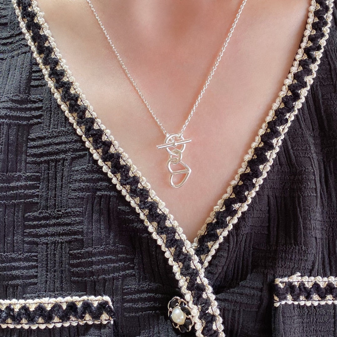 Hermes Cache-coeur Amulette Pendant 18K Gold Necklace product image 3, provided for visual reference and product detail