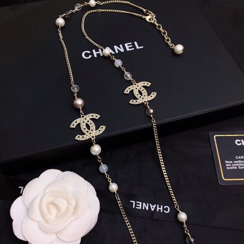 Chanel Long Pearl 18K Gold Necklace product image 5, provided for visual reference and product detail review