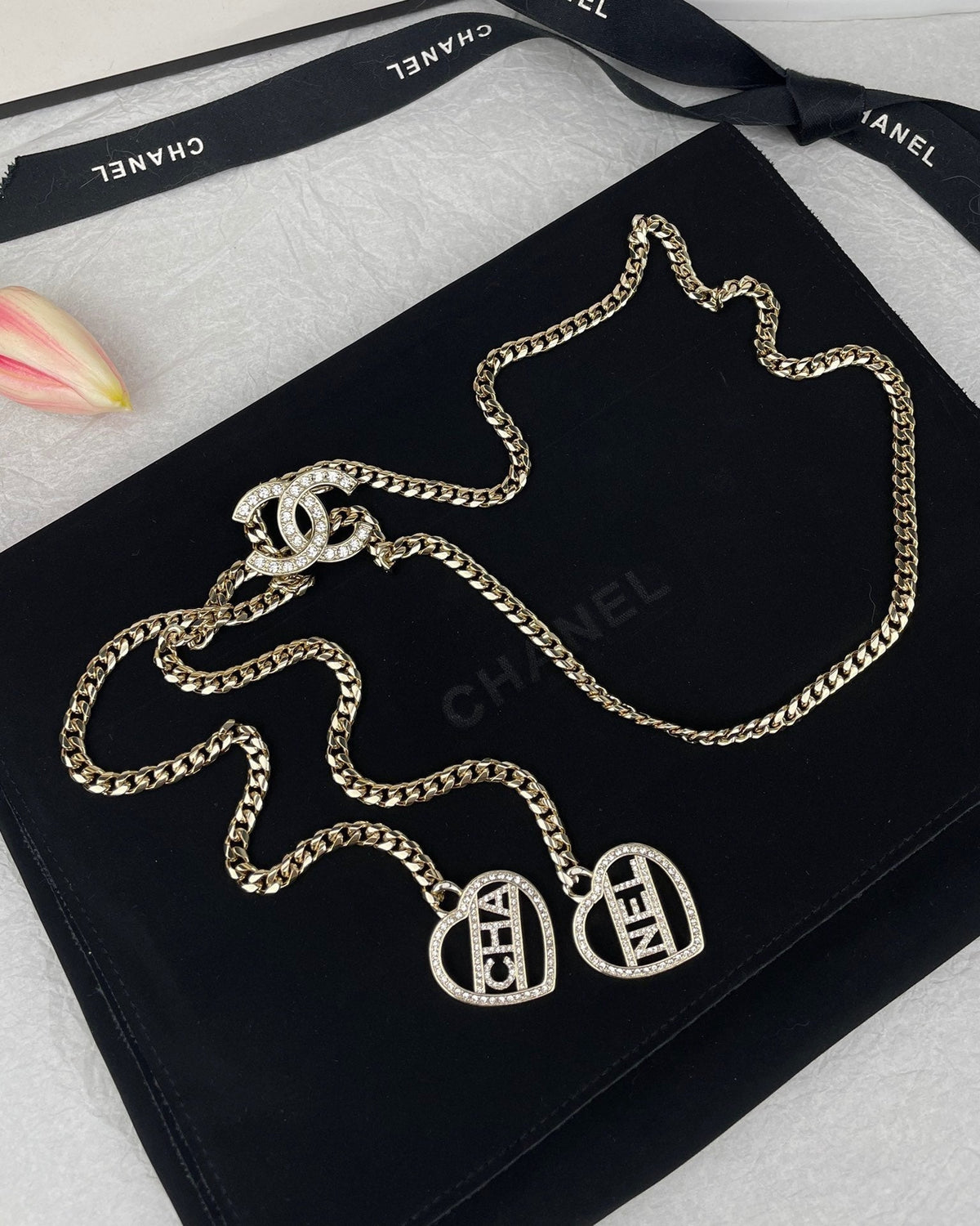 Chanel Heart Chain 18K Gold Necklace product image 4, provided for visual reference and product detail review