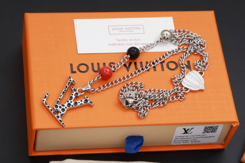 Louis Vuitton x Yk Infinity Dots 18K Gold Necklace product image 5, provided for visual reference and product detail review