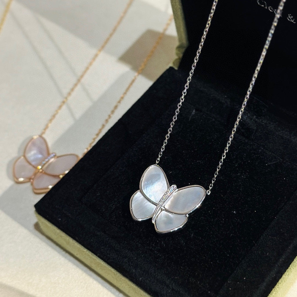 Butterfly Pearl 18K Gold Necklace product image 8, provided for visual reference and product detail review