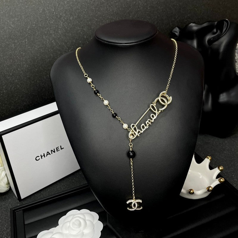 Chanel Rhinestone Pearl Letter 18K Gold Necklace product image 5, provided for visual reference and product detail review