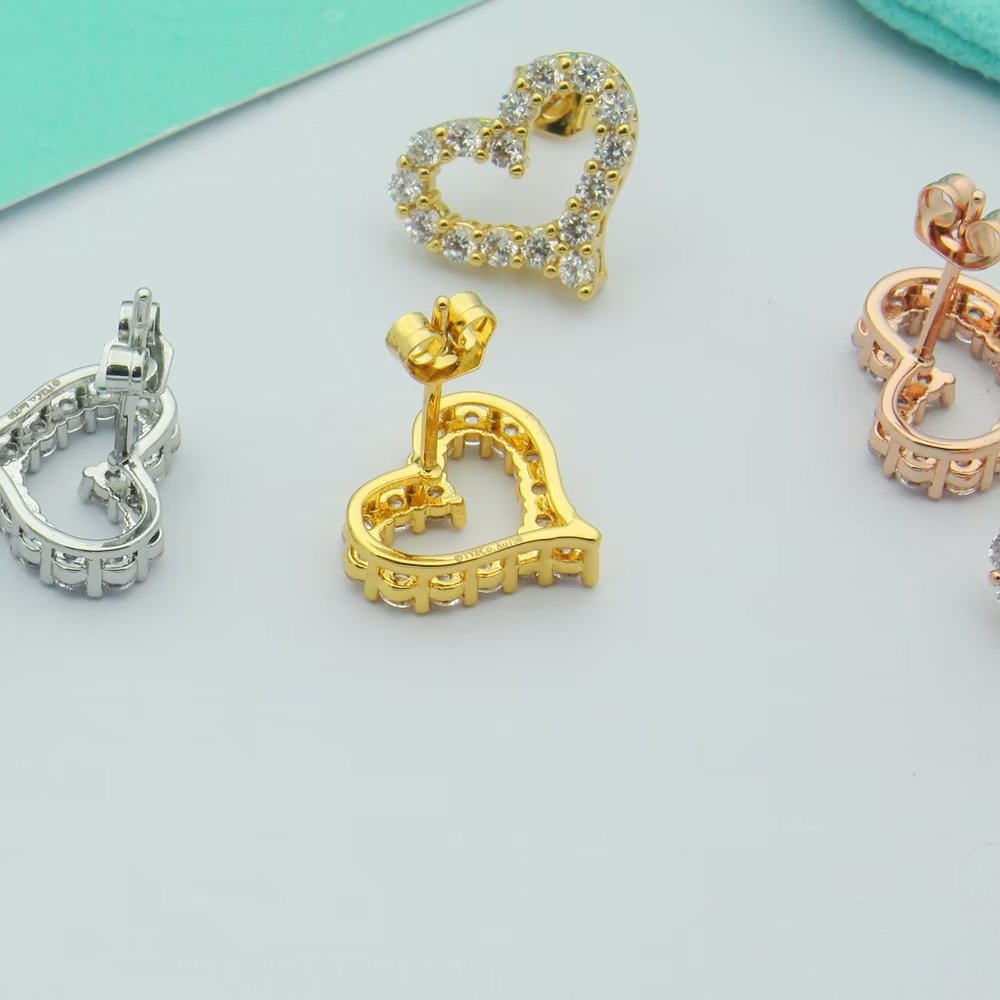 Tiffany Heart Diamonds 18K Gold Earrings product image 8, provided for visual reference and product detail review
