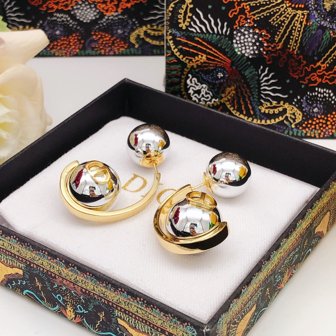 Dior Tribales 18K Gold Earrings product image 7, provided for visual reference and product detail review