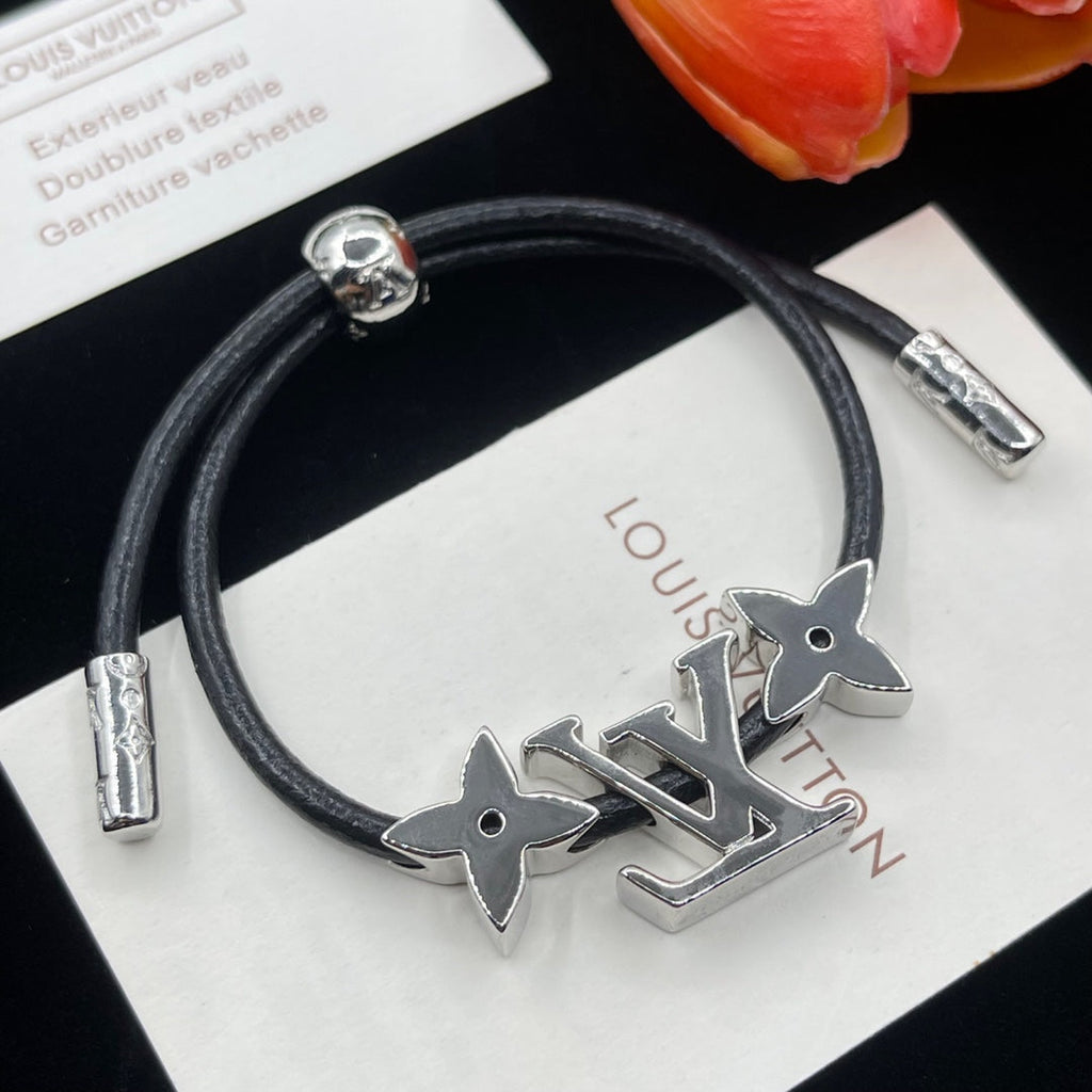 Louis Vuitton Star Pink 18K Gold Bracelet product image 6, provided for visual reference and product detail review