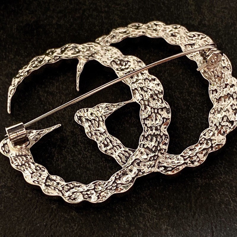 Gucci Double Crystal 18K Gold Brooch product image 5, provided for visual reference and product detail review