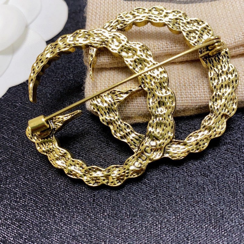Gucci Double Color Crystal 18K Gold Brooch product image 4, provided for visual reference and product detail review