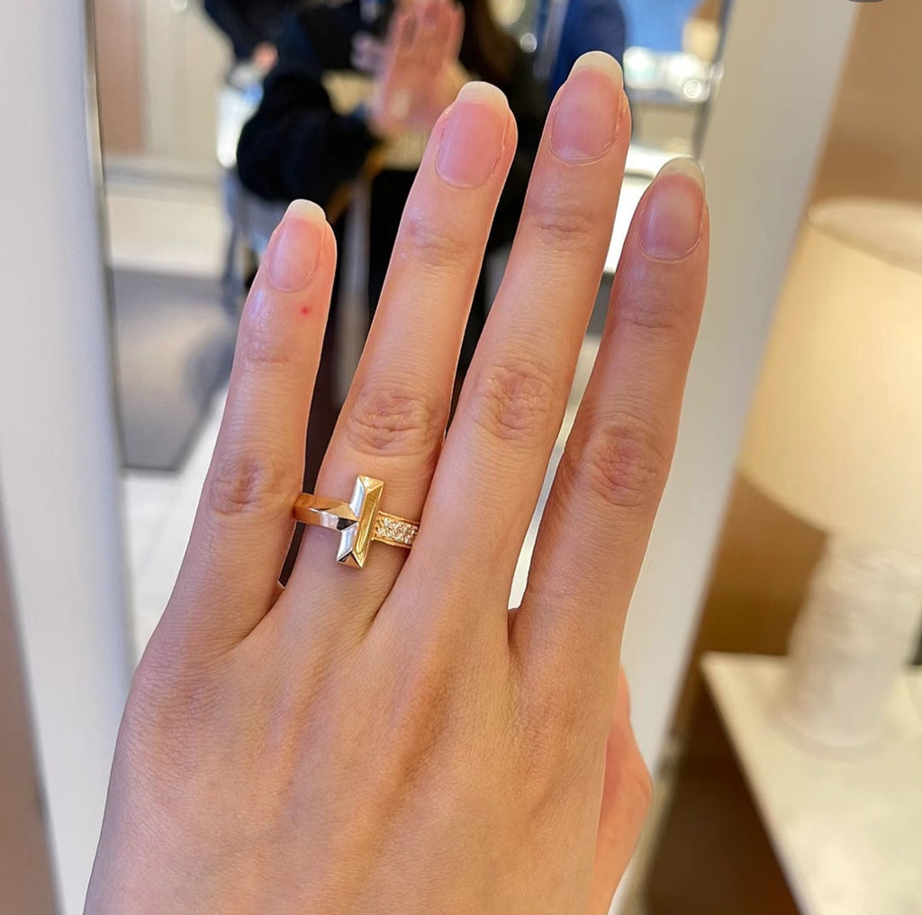 Tiffany T1 Diamonds 18K Gold Ring product image 7, provided for visual reference and product detail review
