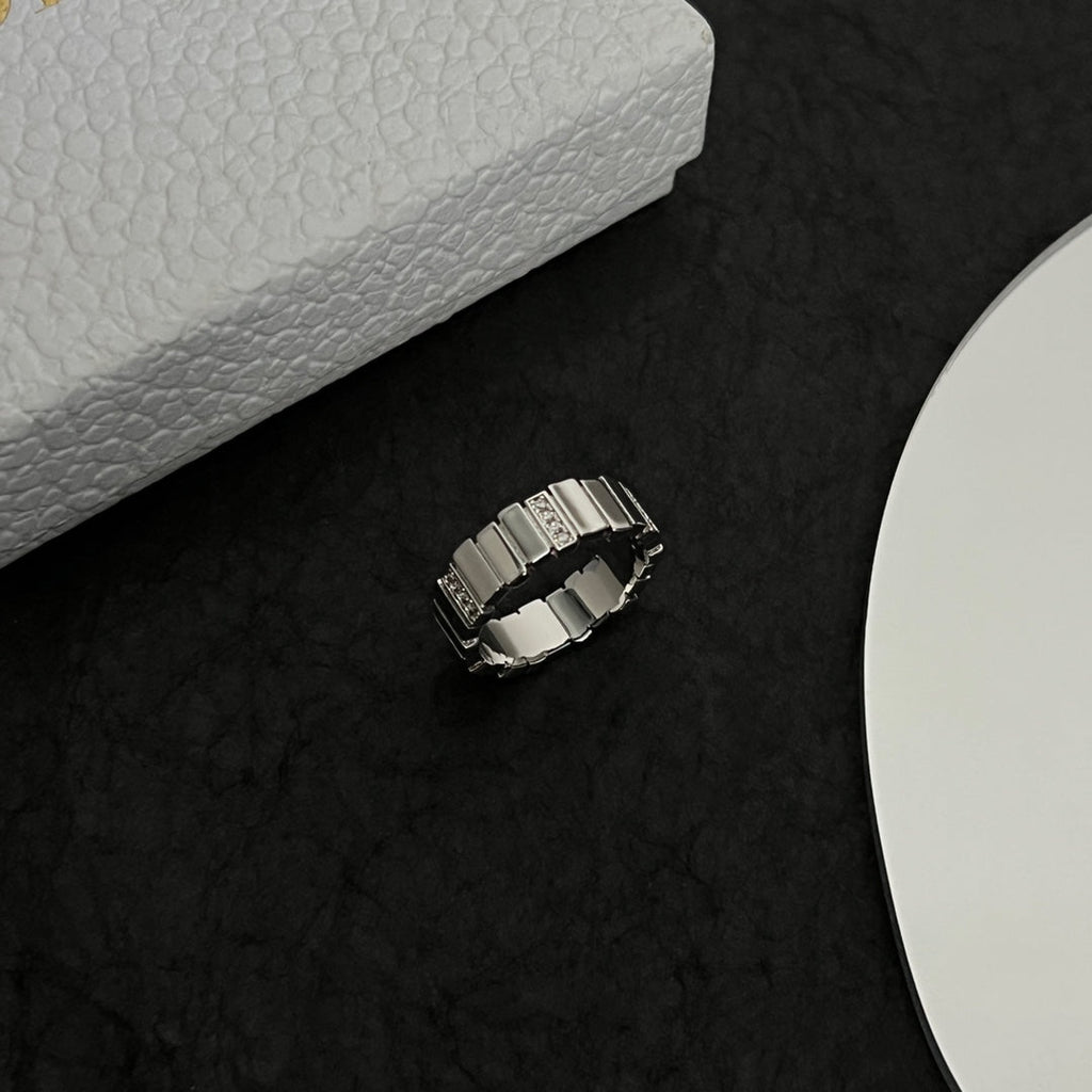 Dior Gem Diamond 18K Gold Ring product image 4, provided for visual reference and product detail review