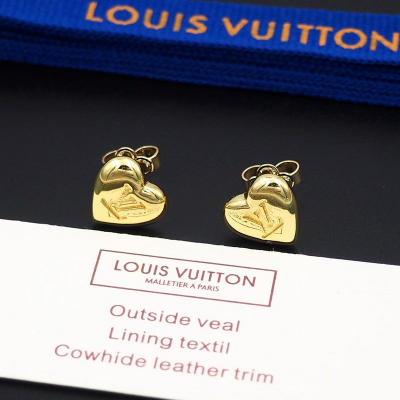 Louis Vuitton Heart 18K Gold Earrings product image 3, provided for visual reference and product detail review